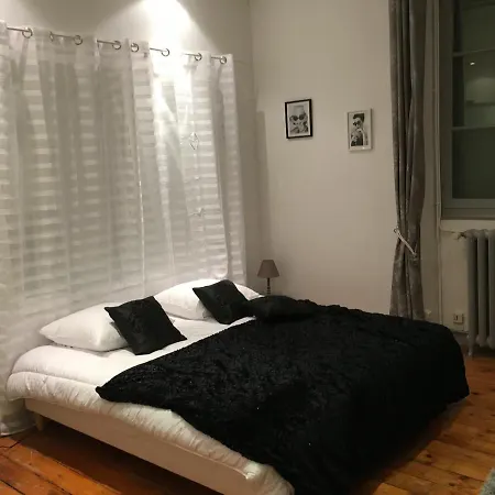 L'hommage Bed & Breakfast 3*