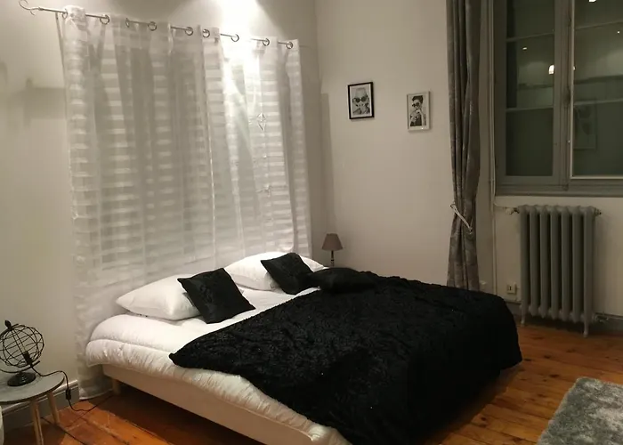 L'hommage Bed and Breakfast 3*